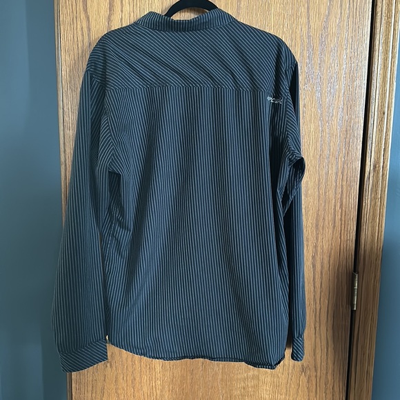 Men’s Ripcurl shirt, size XL, pinstriped black/grey, worn once! - Picture 2 of 3